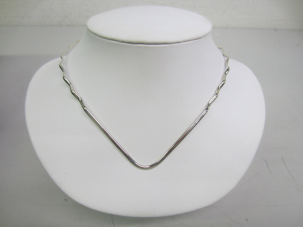 Solid 925 Sterling Silver Choker Collar Wire Necklace V Shape Wave Style