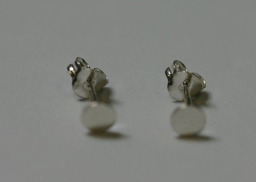 1 pair 4mm Sterling Silver Solid 925 Flat Pad Post Stud Earrings with Ear nuts